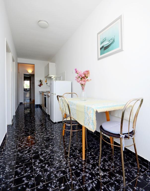 Apartment Ksenija Drvenik  Ngoại thất bức ảnh