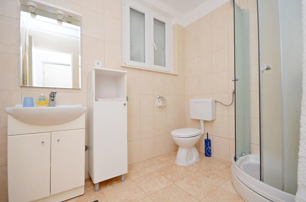 Apartment Ksenija Drvenik  Ngoại thất bức ảnh